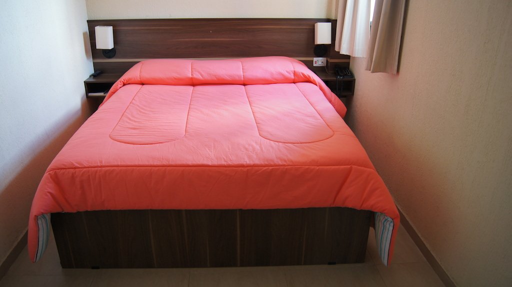 Quarto single do Astro Hotel